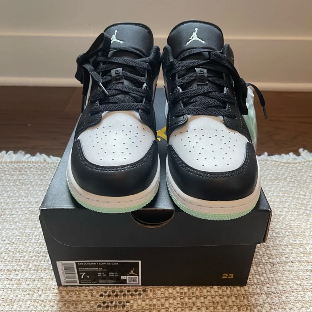 - Jordan 1 Low SE (GS); White/Mint Foam-Black; Size 7Y;  with box